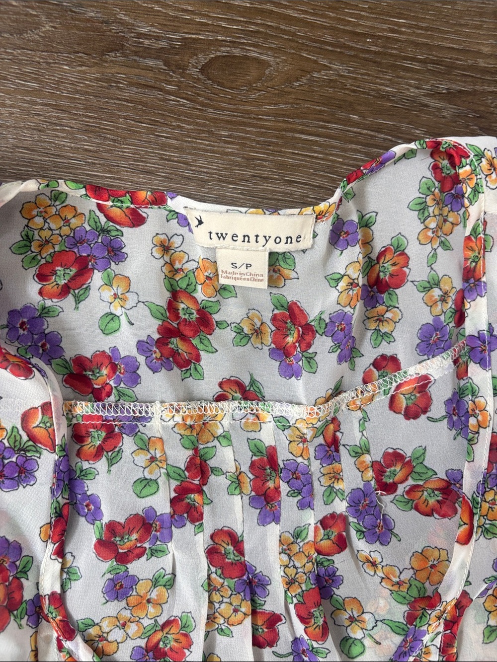Floral Ruffle Sleeve Top - Picture 2 of 6